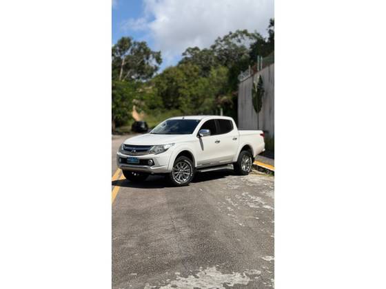 MITSUBISHI L200 TRITON 2.4 16V TURBO DIESEL SPORT HPE-S CD 4P 4X4 AUTOMÁTICO